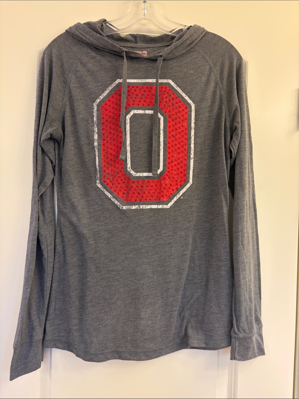 Gray Hooded Long-Sleeve Top with Red 'O' Graphic